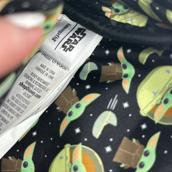 Star Wars, Disney Loungefly Mini Backpack Clutch. - Picture 4 of 9